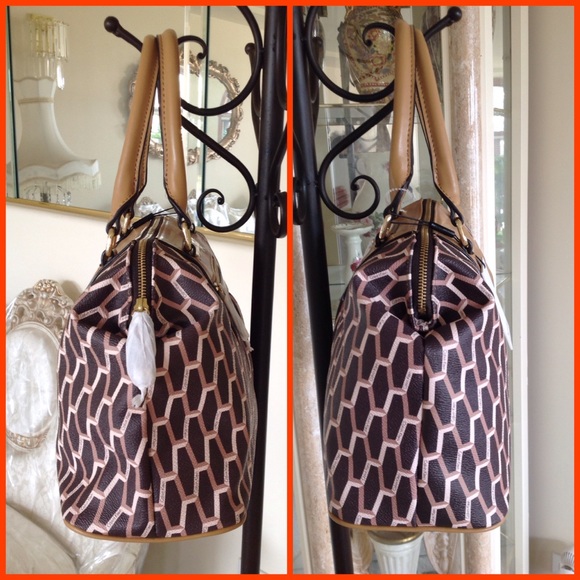 NWT AUTHENTIC CALVIN KLEIN COLOR BLOCK BOSTON HDBG - Picture 3 of 4